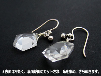 シルバーアクセサリー 水晶ピアス商品アップ写真