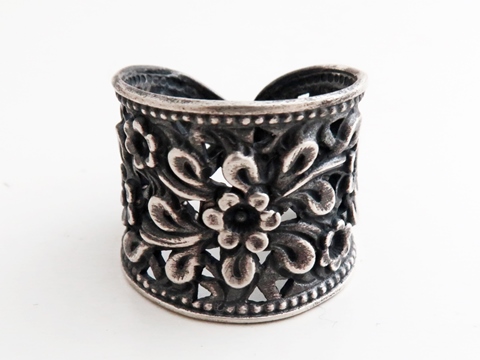 シルバーリング オールドスタイル花の指輪写真