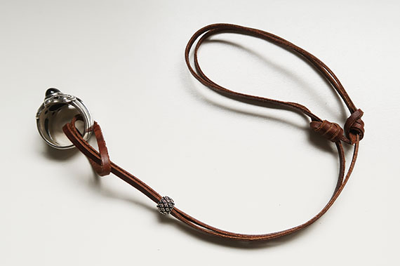 長さ調整できる革紐ネックレスの作り方 Pron